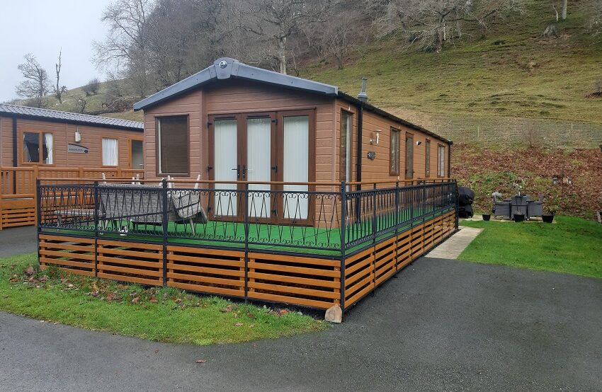 this beautiful example of a swift Moselle Lodge sits on a very picturesque plot with fabulous views etc
